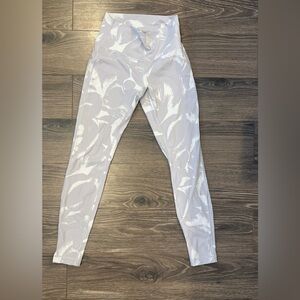 Lululemon - Wunder train tights size 6